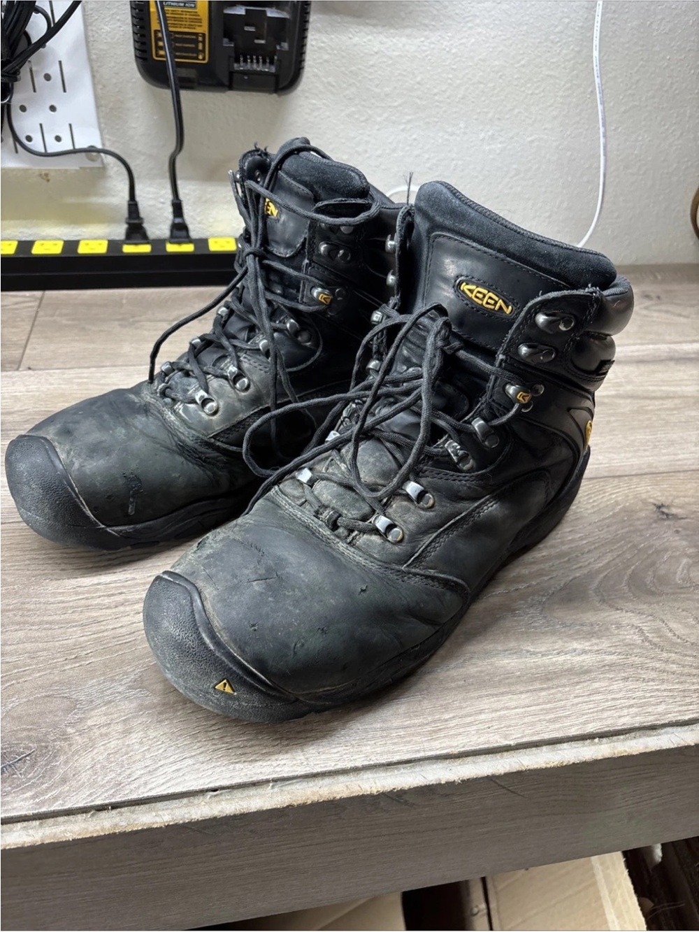 Keen Boots Mens Size 11.5 D Louisville Steel Toe Work Black Leather Waterproof